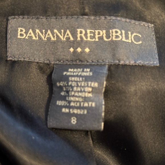 Banana Republic lined blazer, Size 8, buttoned front pockets. - Picture 4 of 5